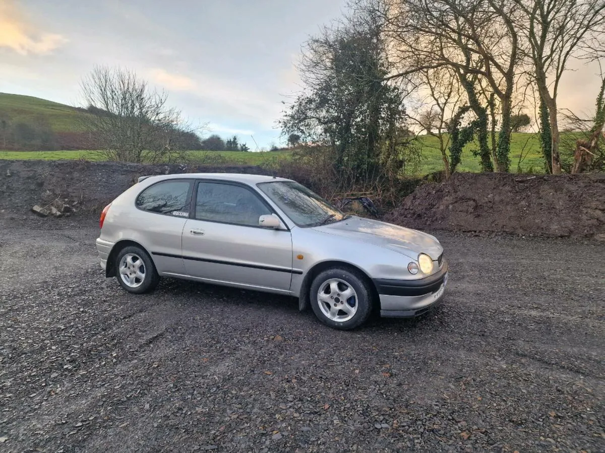 Toyota corolla - Image 3