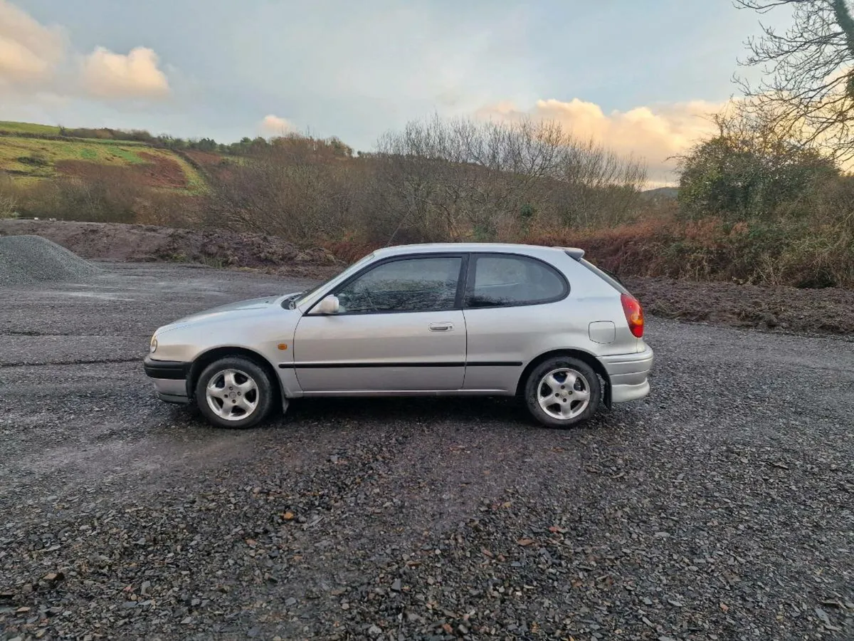 Toyota corolla - Image 4