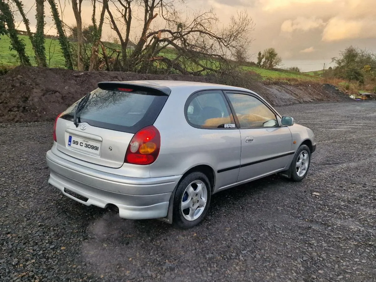 Toyota corolla - Image 1