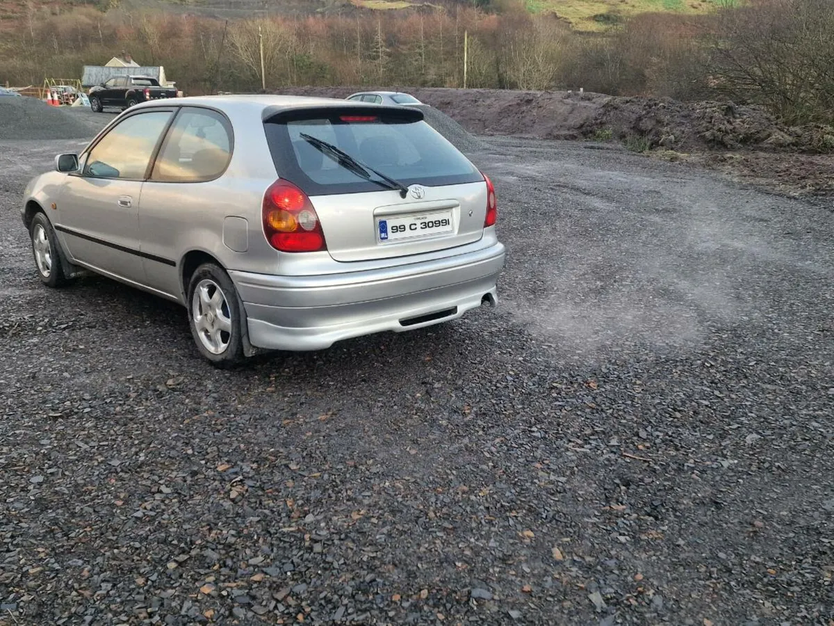 Toyota corolla - Image 2