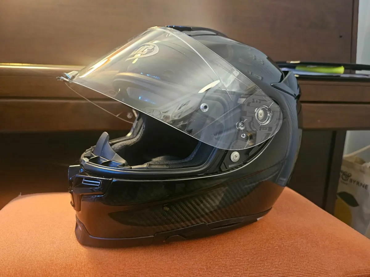 HJC rpha 70 Carbon - Image 1