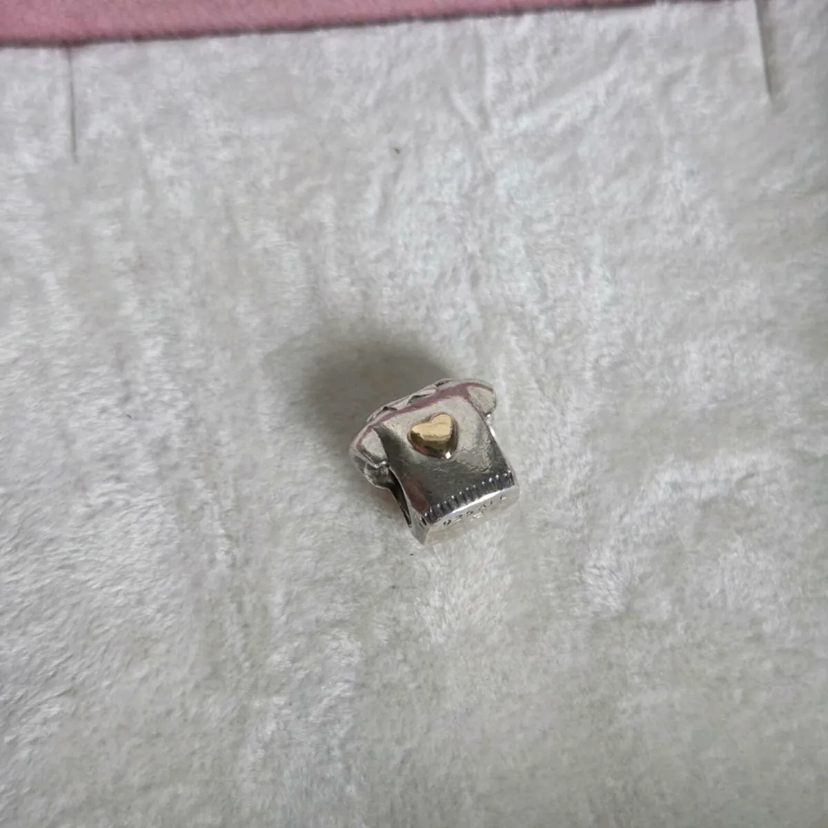 Pandora Charm  14ct Gold heart t-shirt - Image 3