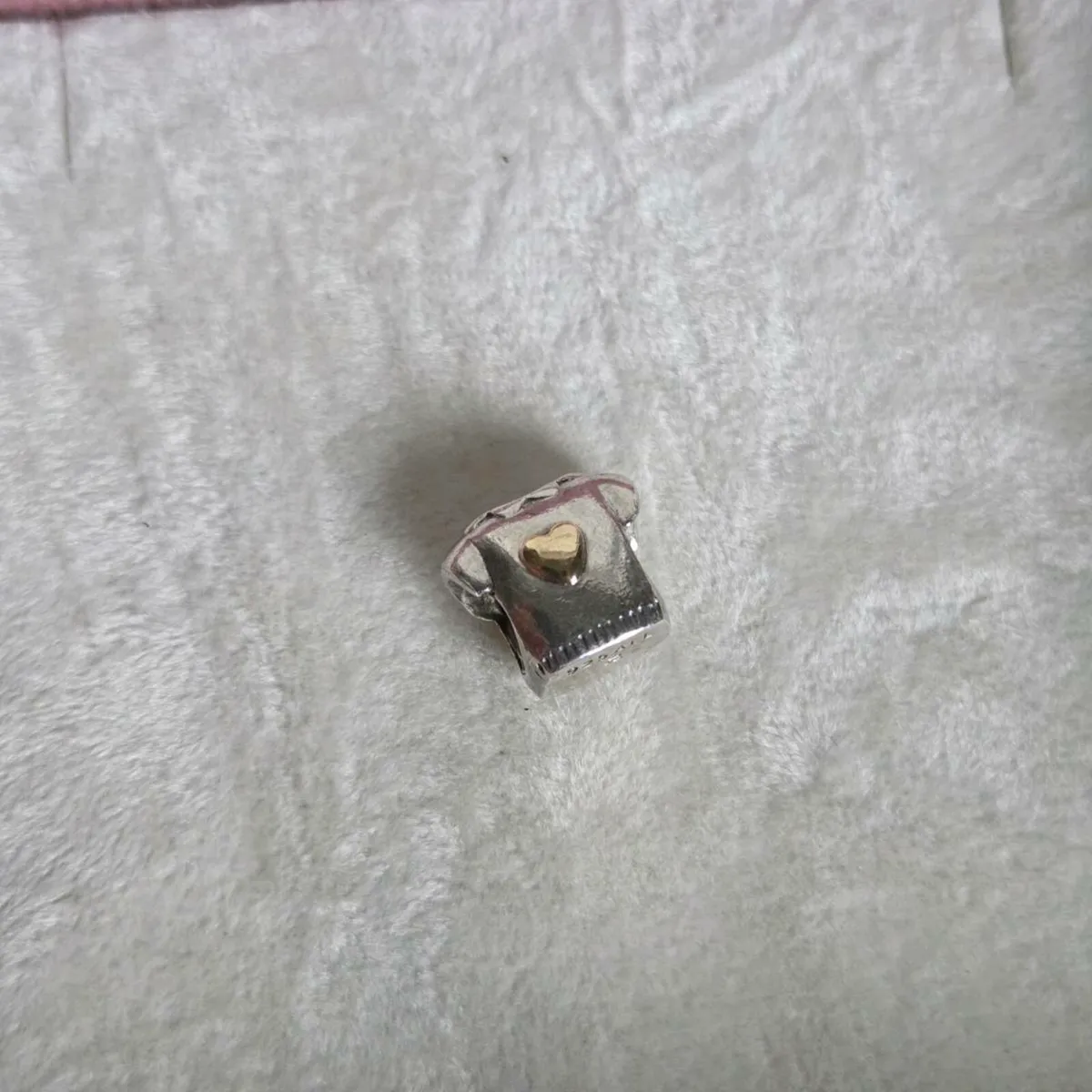 Pandora Charm  14ct Gold heart t-shirt - Image 4