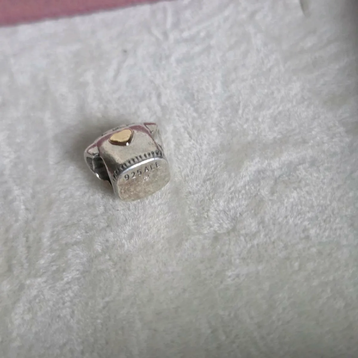 Pandora Charm  14ct Gold heart t-shirt - Image 1