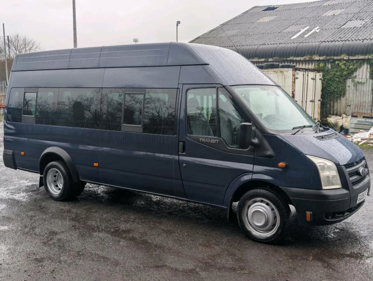 Ford transit minibus - Image 1