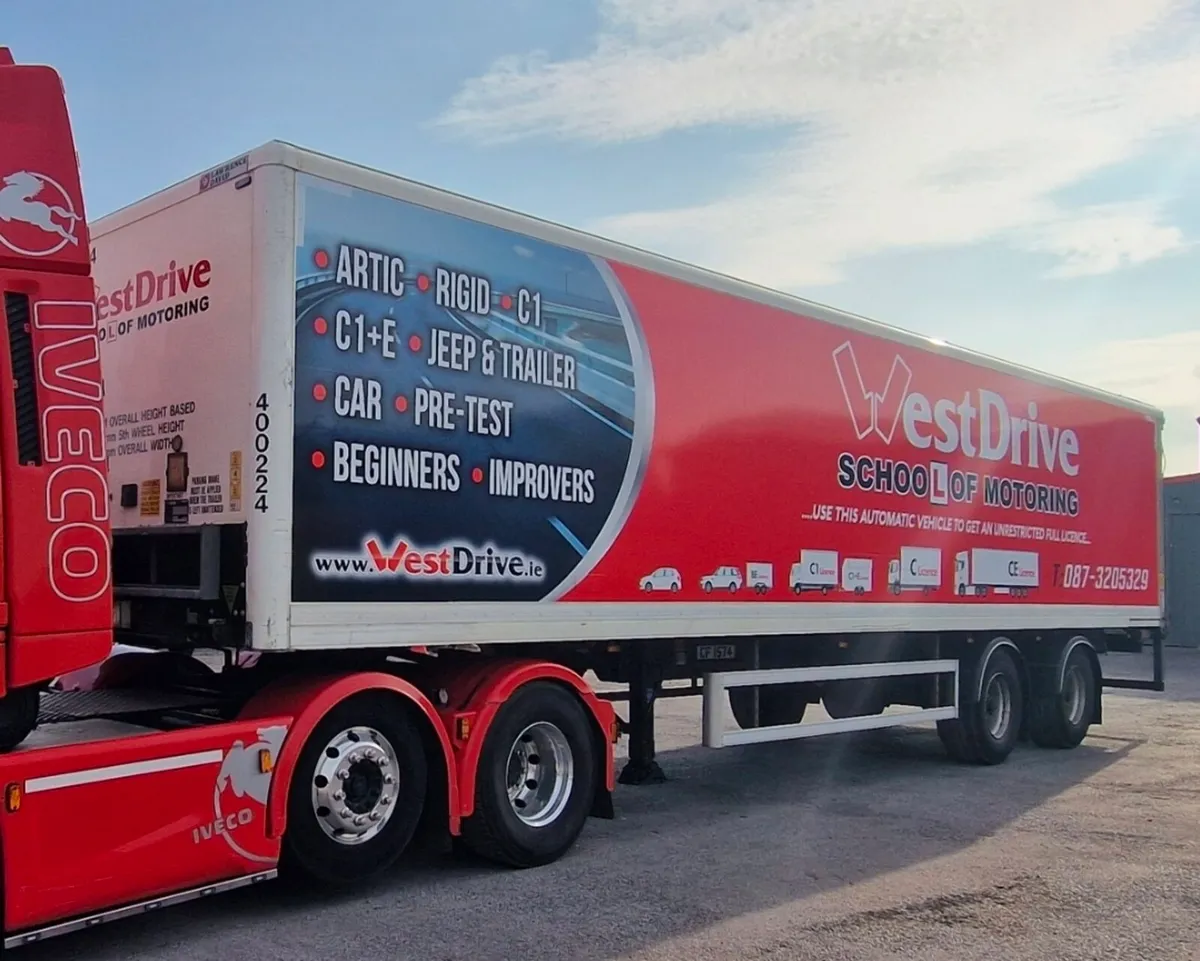 2015 Lawrence David Tandem rear steer box trailer - Image 1