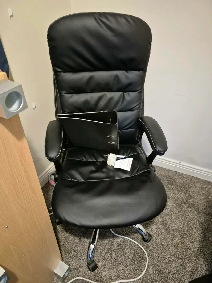 Desk and chair - Image 1