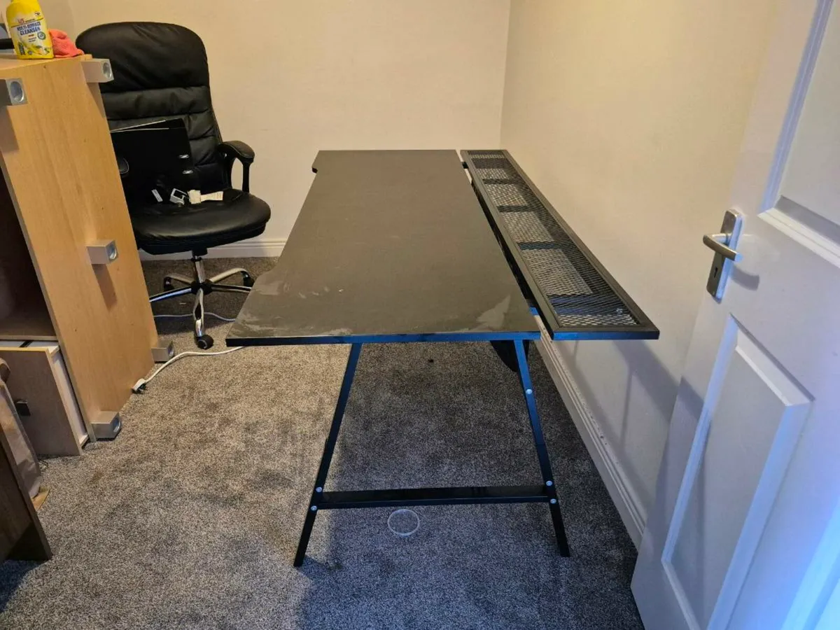 Desk and chair - Image 2