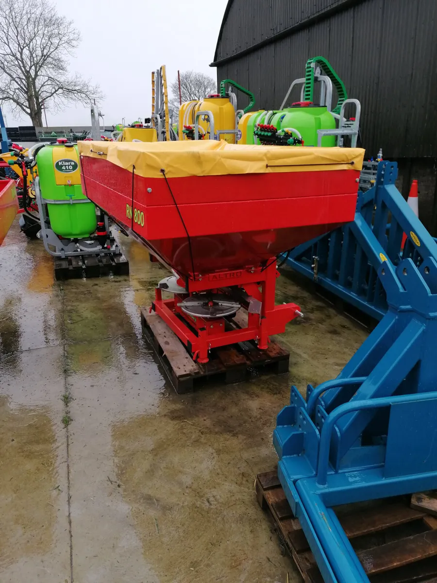 New Altro fertiliser spreaders - Image 4