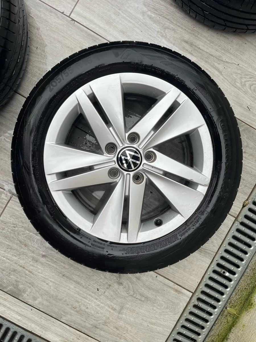 Volkswagen Golf Alloys - Image 4