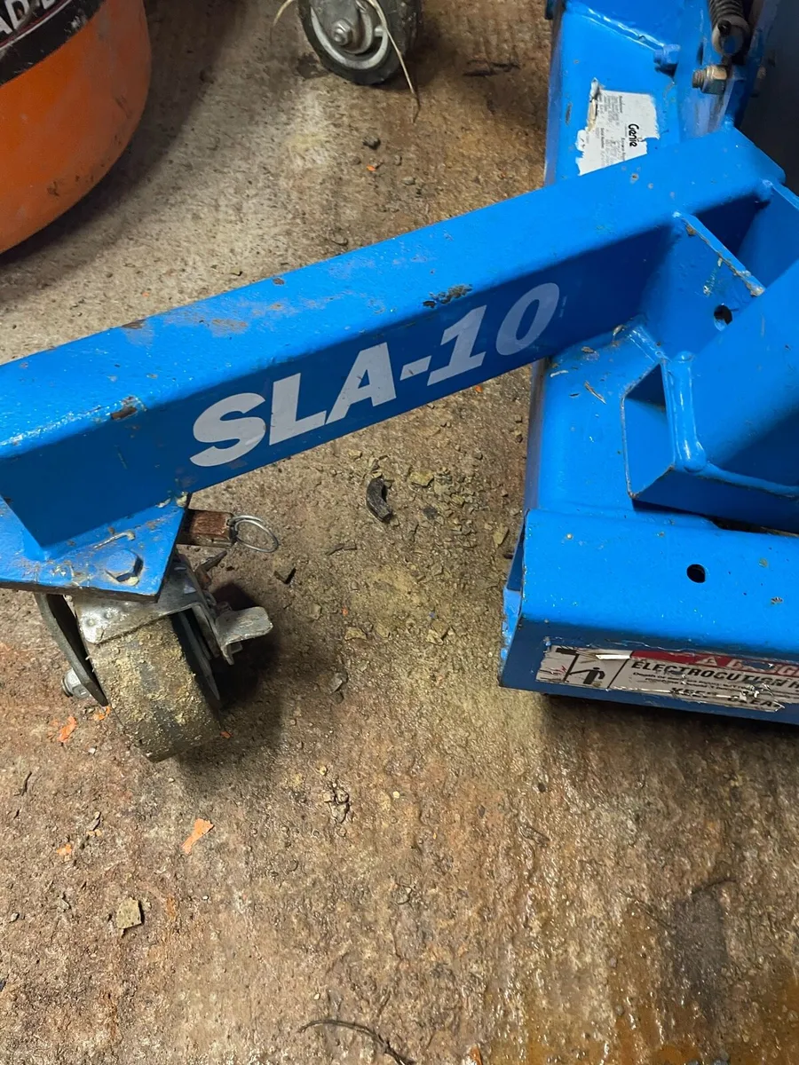 Lifting genie - Image 1