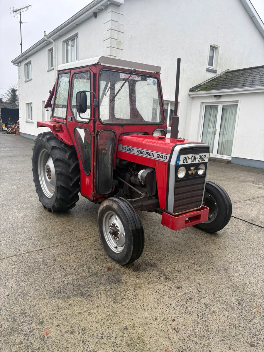 Massey Ferguson 240 - Image 1