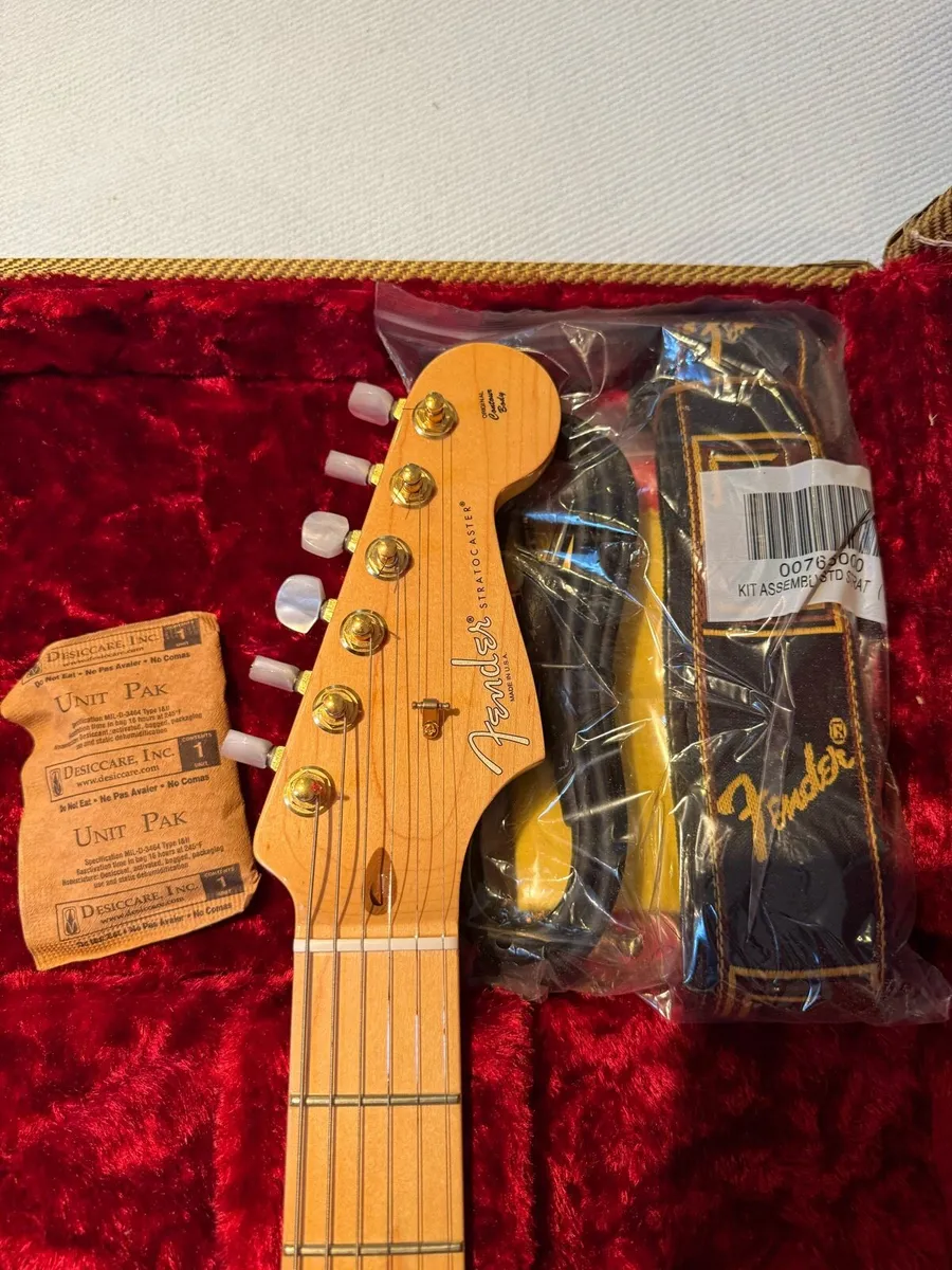 Fender Stratocaster 60th Anniversary - Image 3
