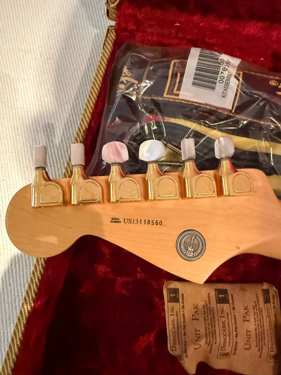 Fender Stratocaster 60th Anniversary - Image 4