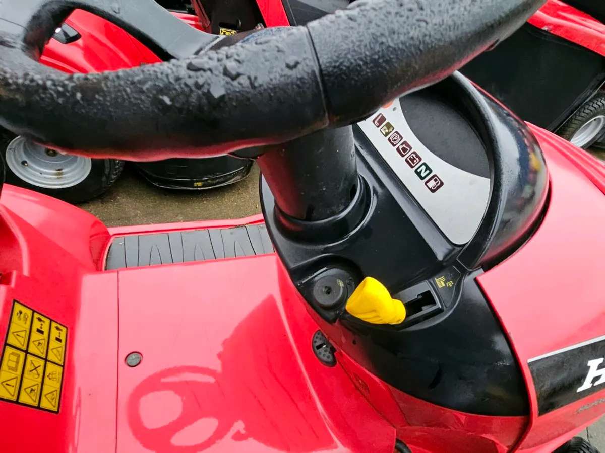 Honda 2315 Ride On Lawn Mower lawnmower - Image 3