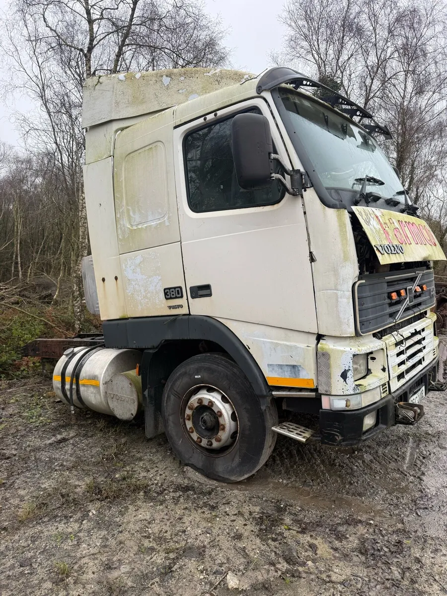 Volvo fh12 v1 for parts all parts available - Image 1