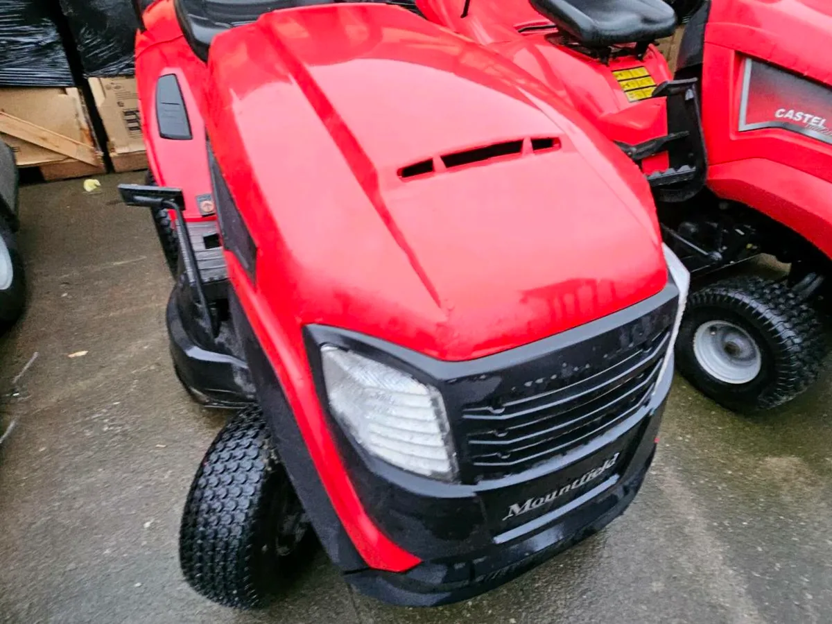 Castelgarden 17.7/102 Ride on Lawn Mower - Image 3