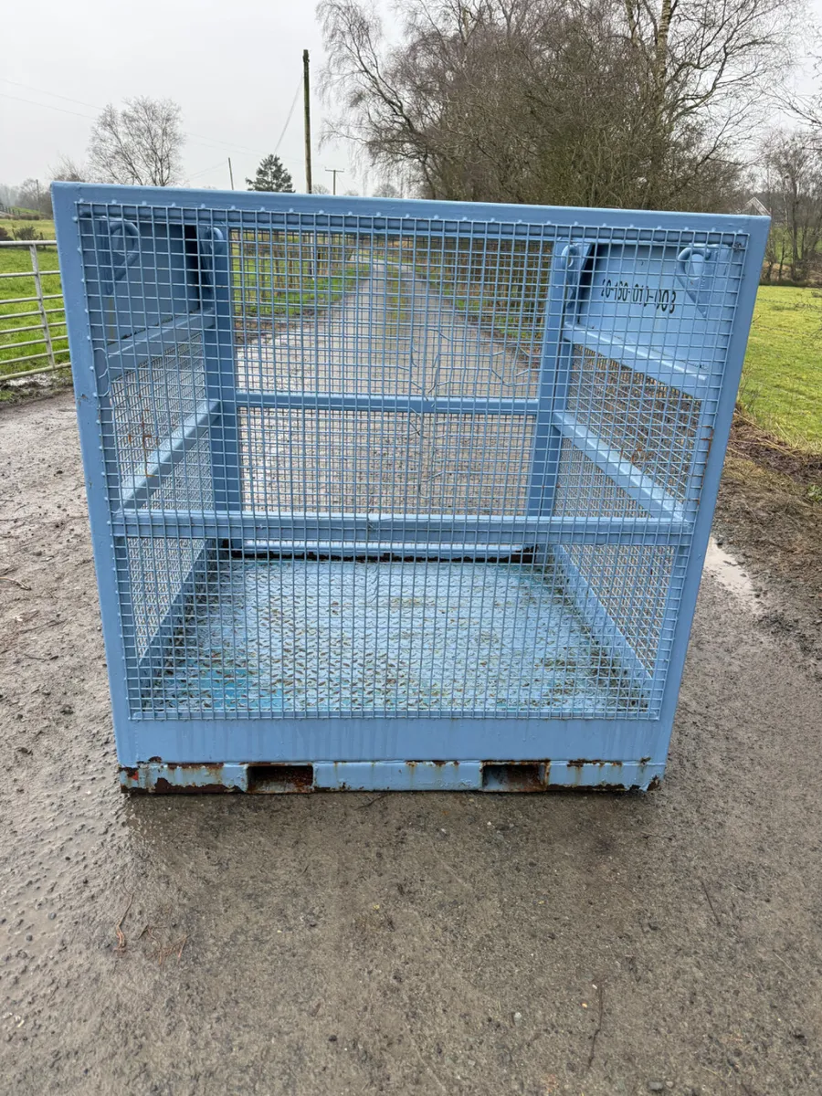 Crane Cage - Image 1