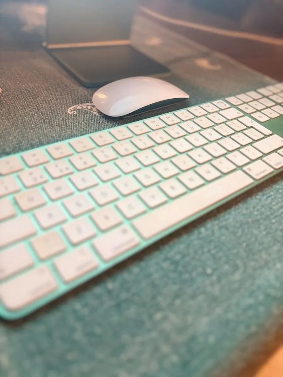 Apple iMac 2021 M1 24" 16GB 256GB SSD Green - Image 4