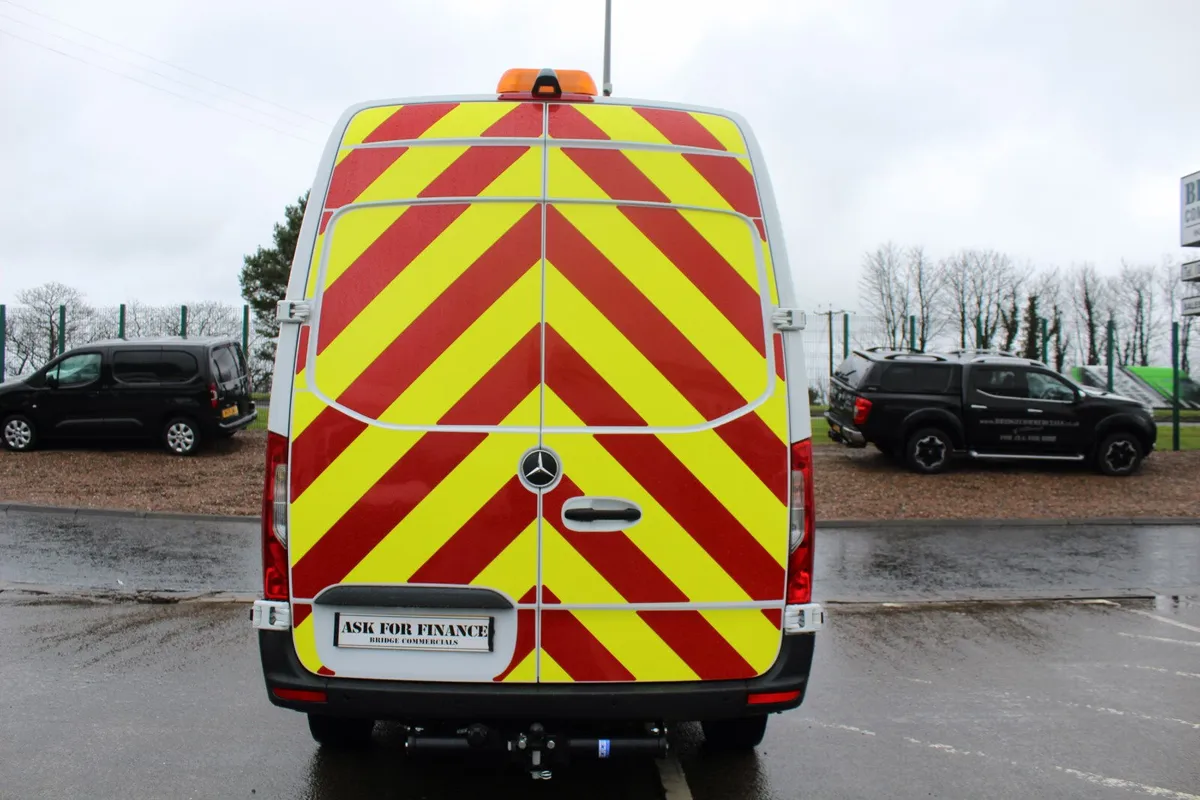 2024 Mercedes-Benz Sprinter 315 L2H2 - Image 4
