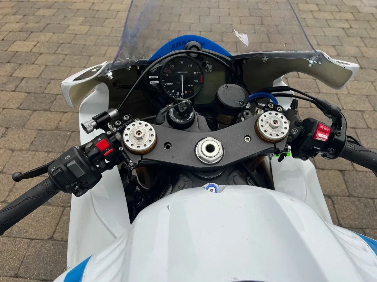 Race and track motorcycles - Image 3