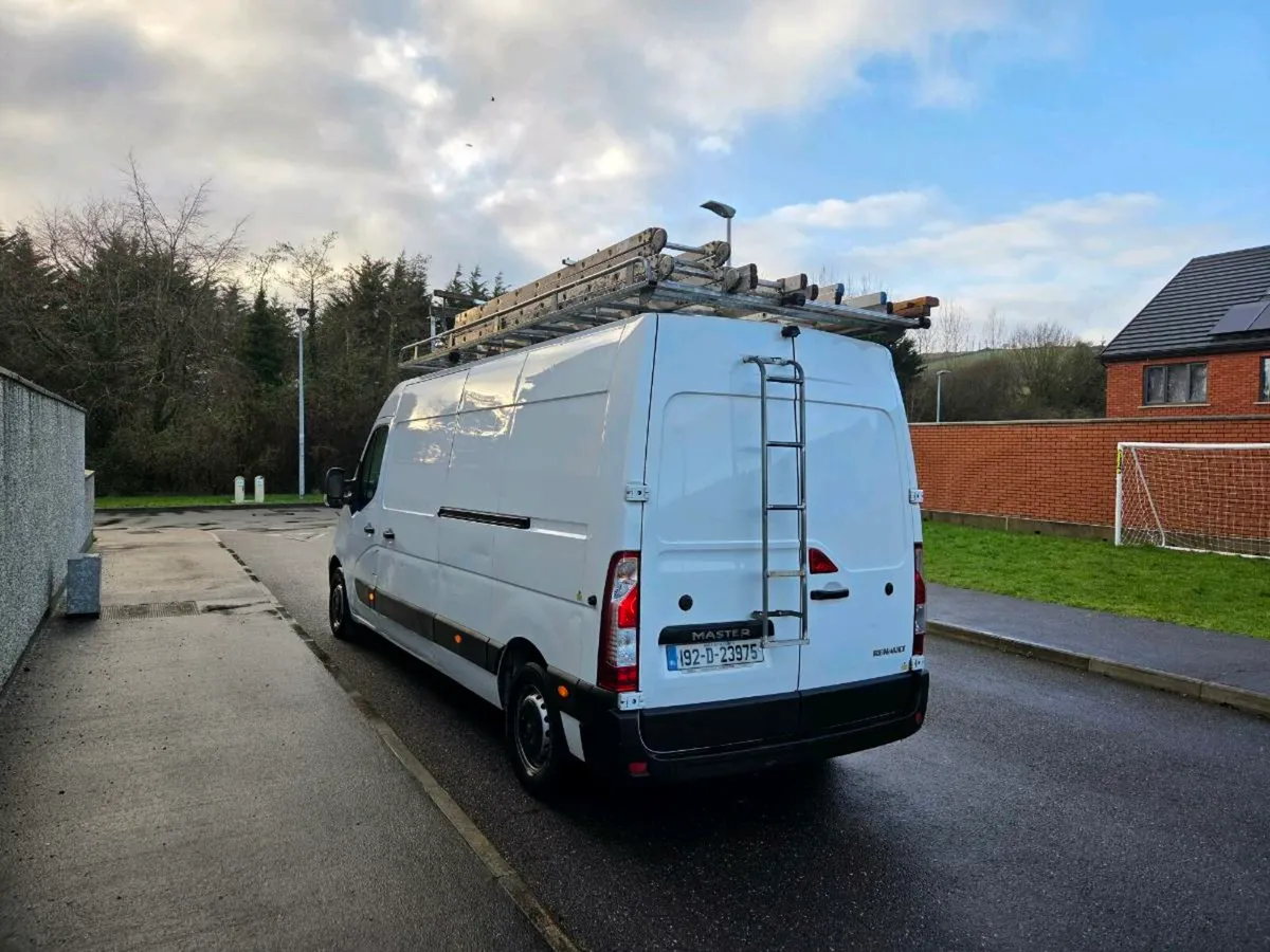 19 Renault master 2.3 Diesel - Image 3