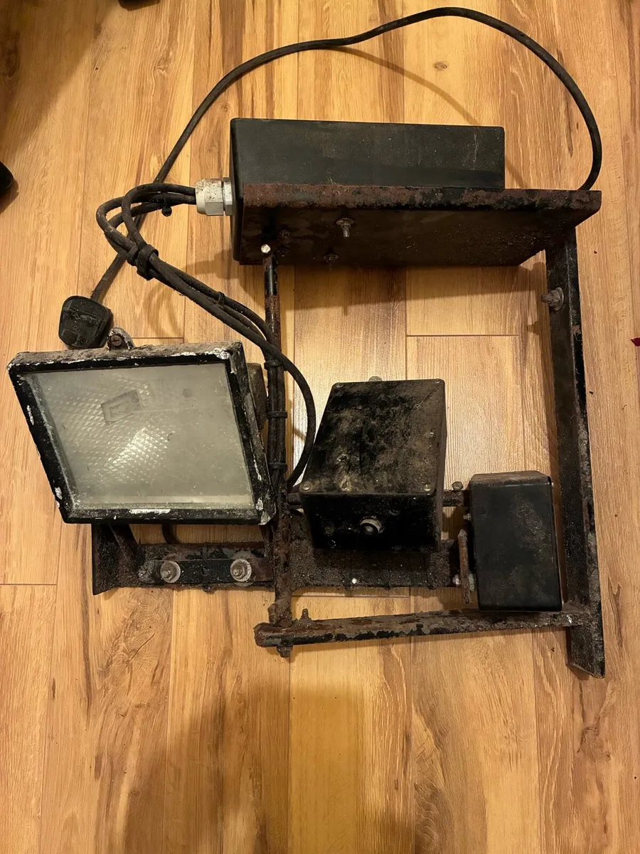 Rotating Calving Camera - Image 1