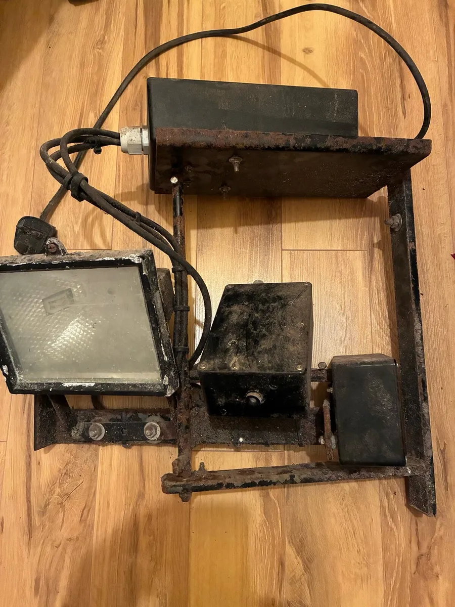 Rotating Calving Camera - Image 2