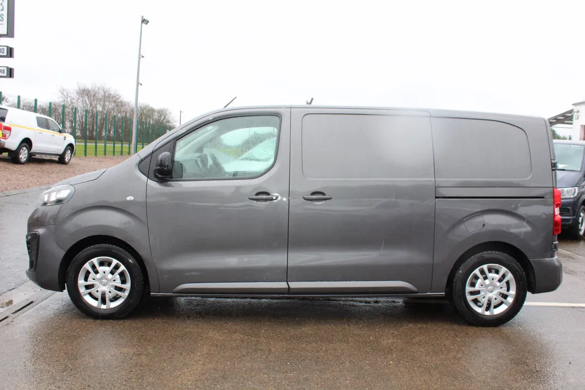 2022 Vauxhall Vivaro 2700 L1H1 Sportive - Image 2