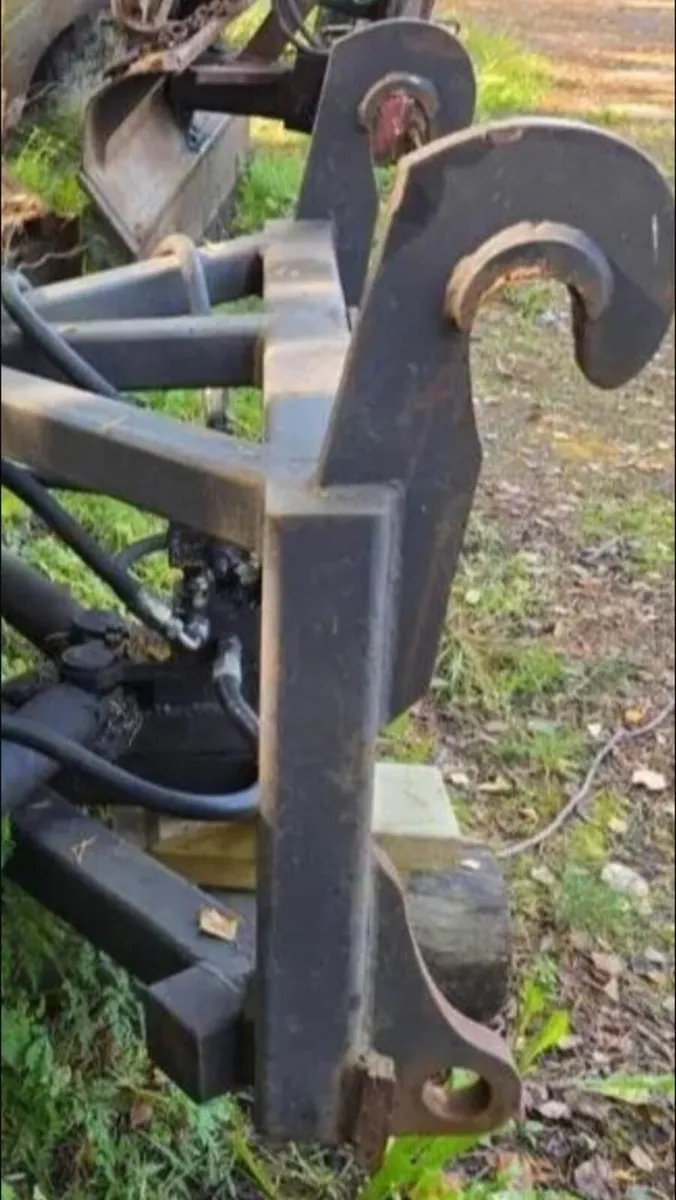 Front Linkage/Carriage - Image 4