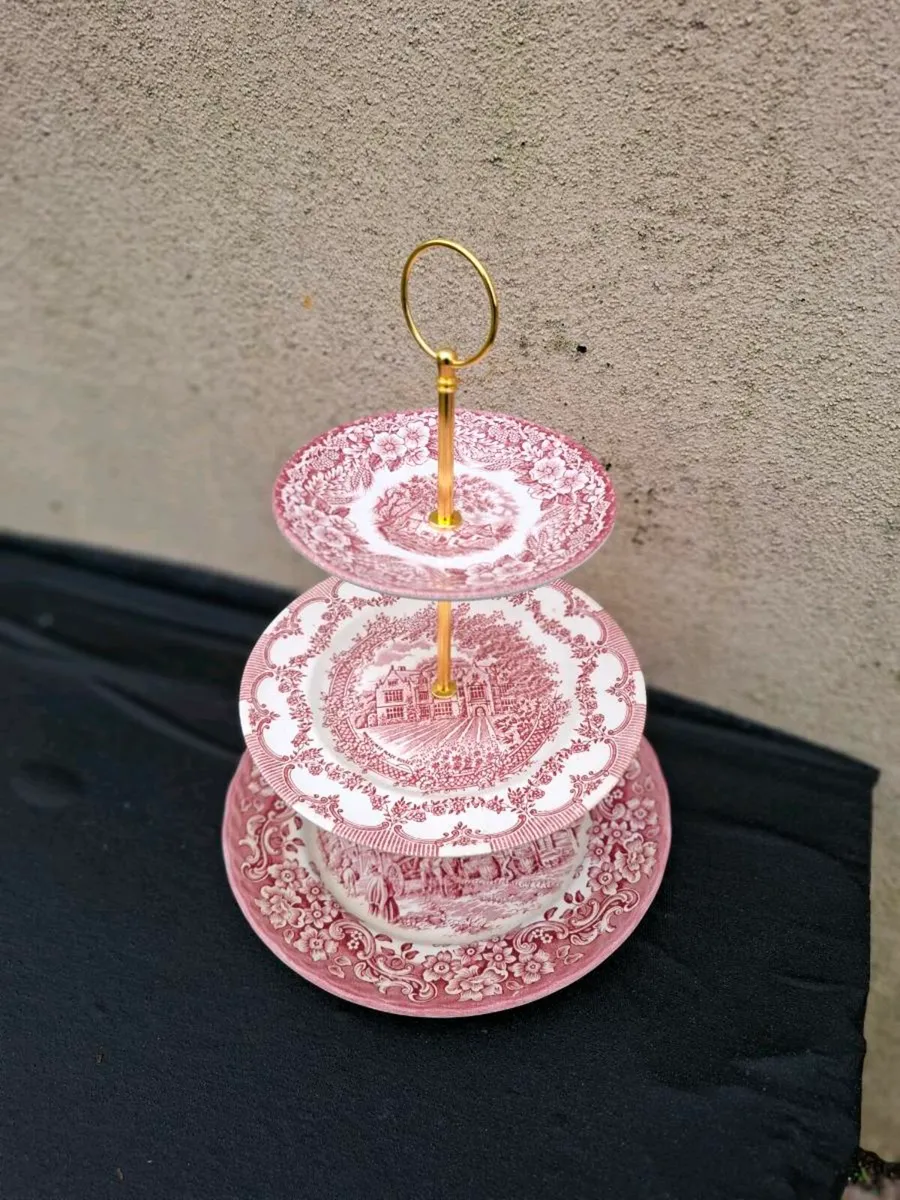Red homemade cake stand - Image 1