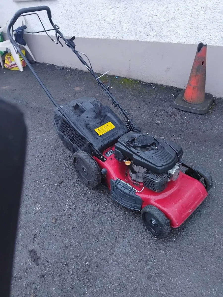 Self-drive lawnmower running very well read - Image 3