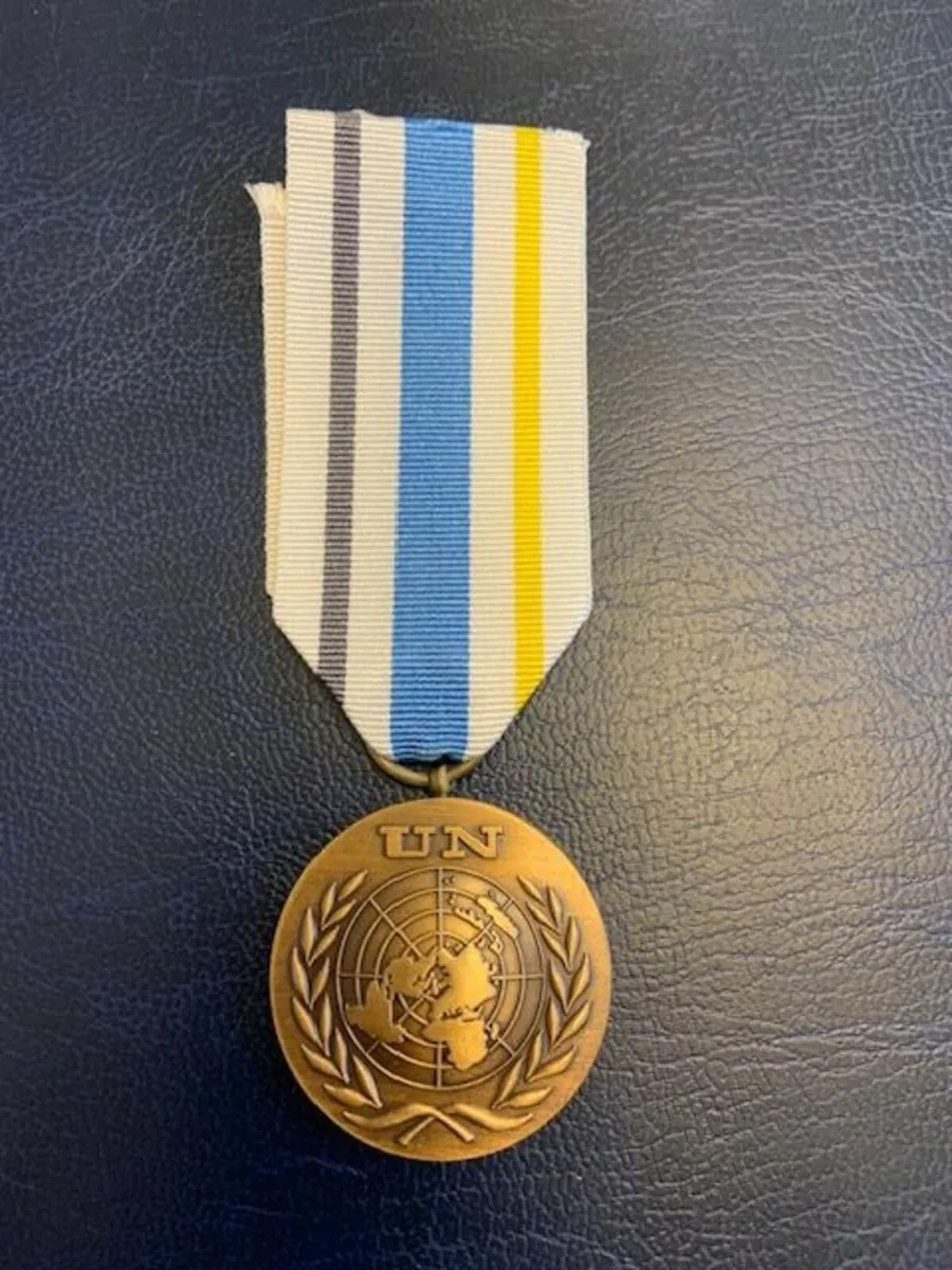 UNITED NATIONS POLICE SUPPORT GROUP MEDAL - Image 1