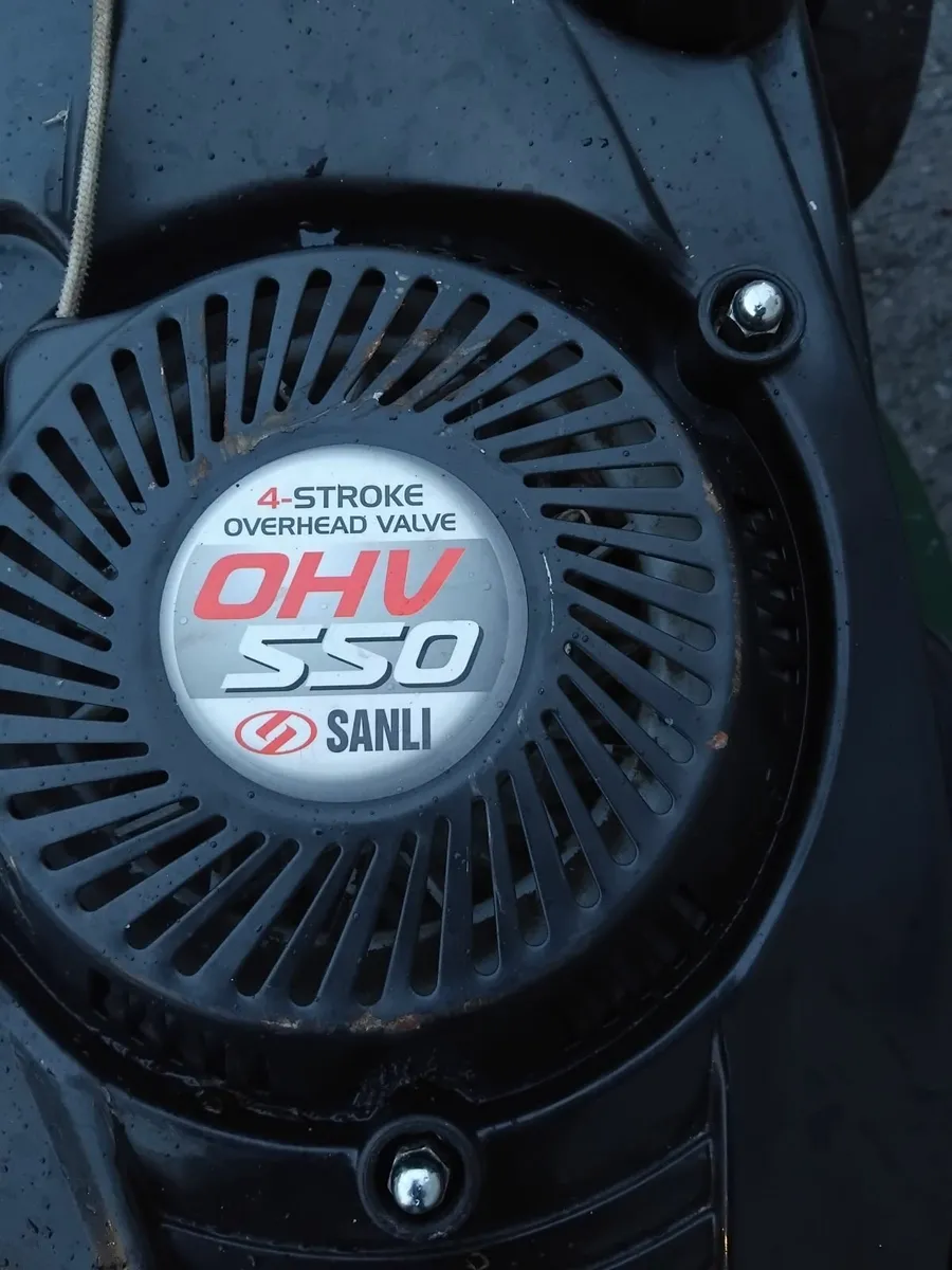 Self-drive lawnmower mulcher running well - Image 2