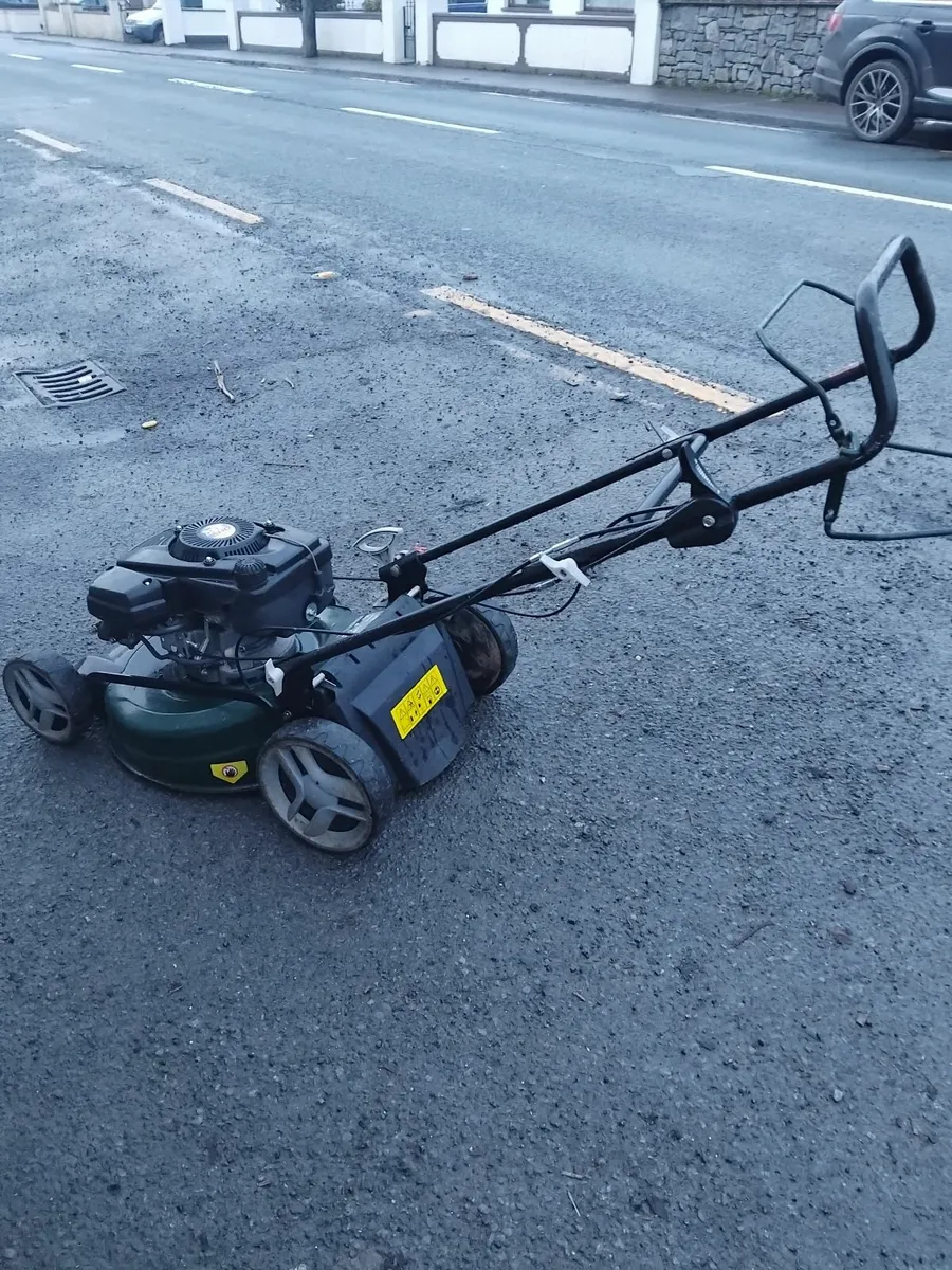 Self-drive lawnmower mulcher running well - Image 3