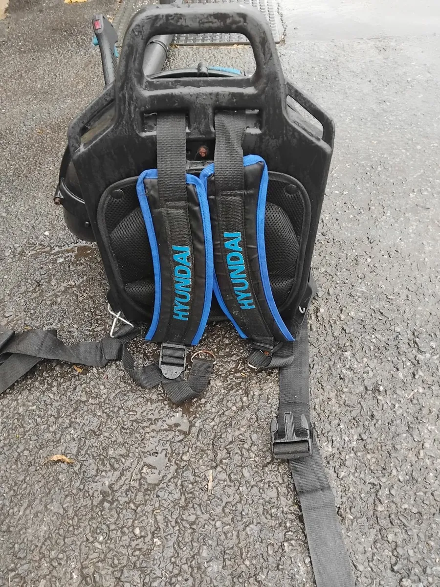 New Hyundai leaf blower petrol running well - Image 3