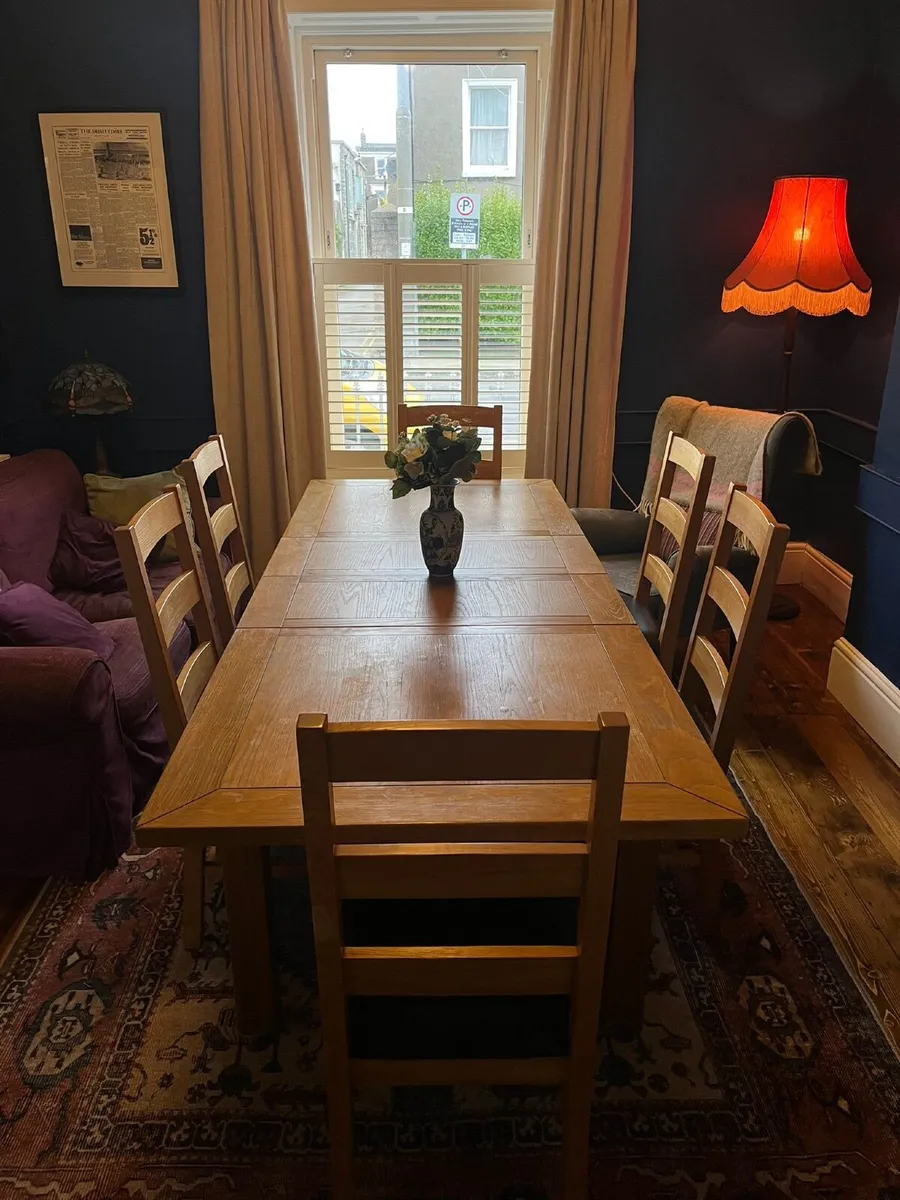 Dining room oak table and six chairs - Image 1