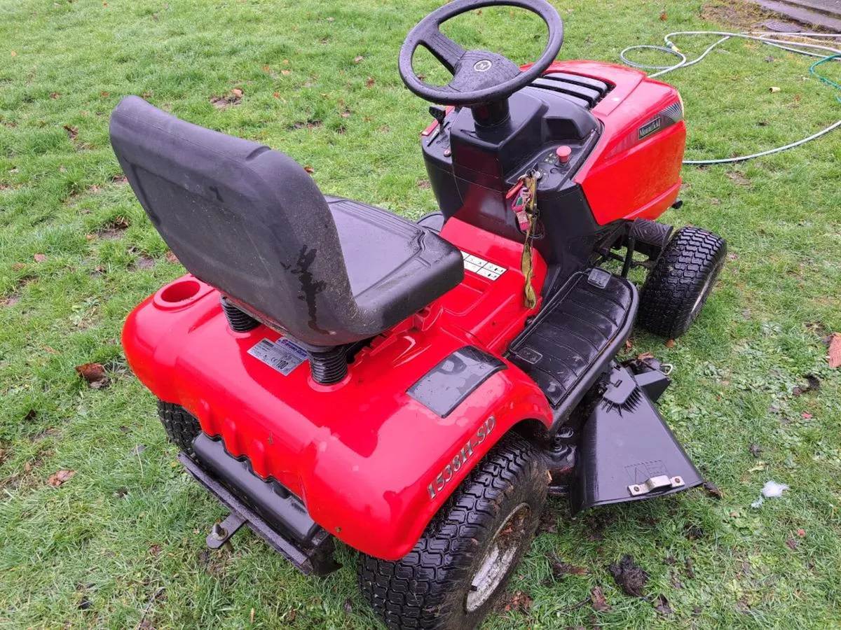Side discharge ride on petrol lawnmower - Image 2