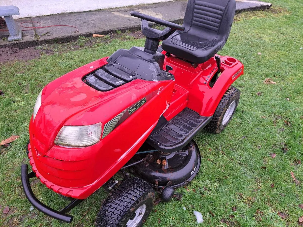 Side discharge ride on petrol lawnmower - Image 4