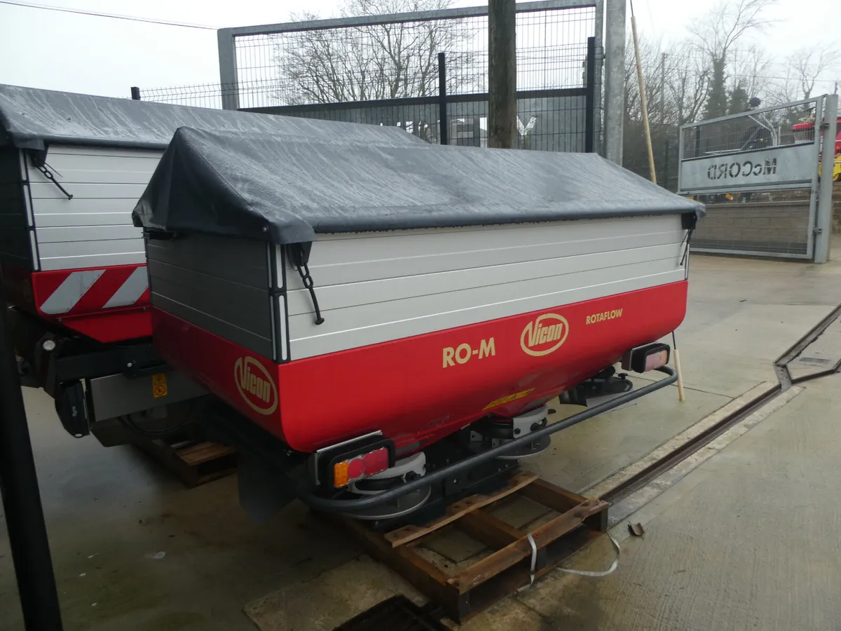 Vicon ROM Fertiliser Spreader - Image 3