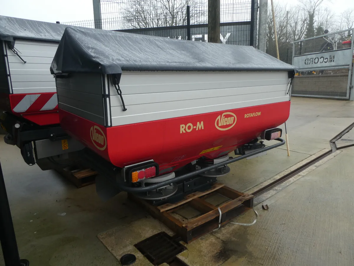 Vicon ROM Fertiliser Spreader - Image 4