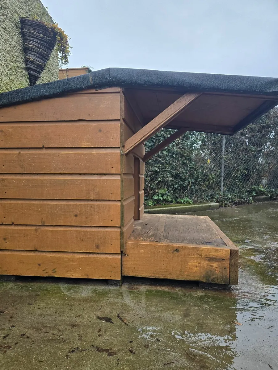 Dog house - Image 1