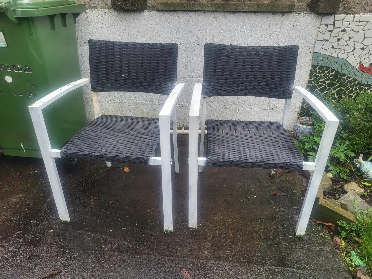 Garden chairs 2 free