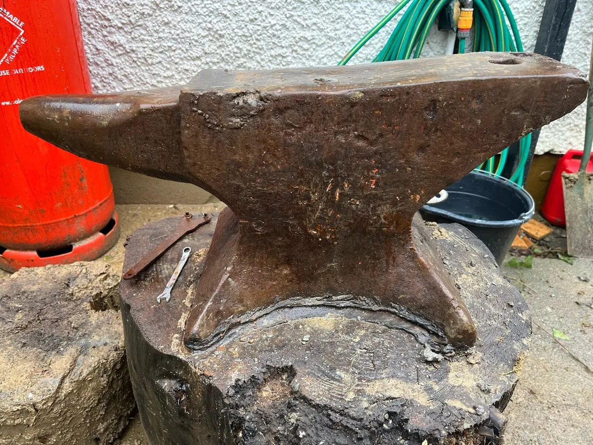 Blacksmiths tools - Image 1