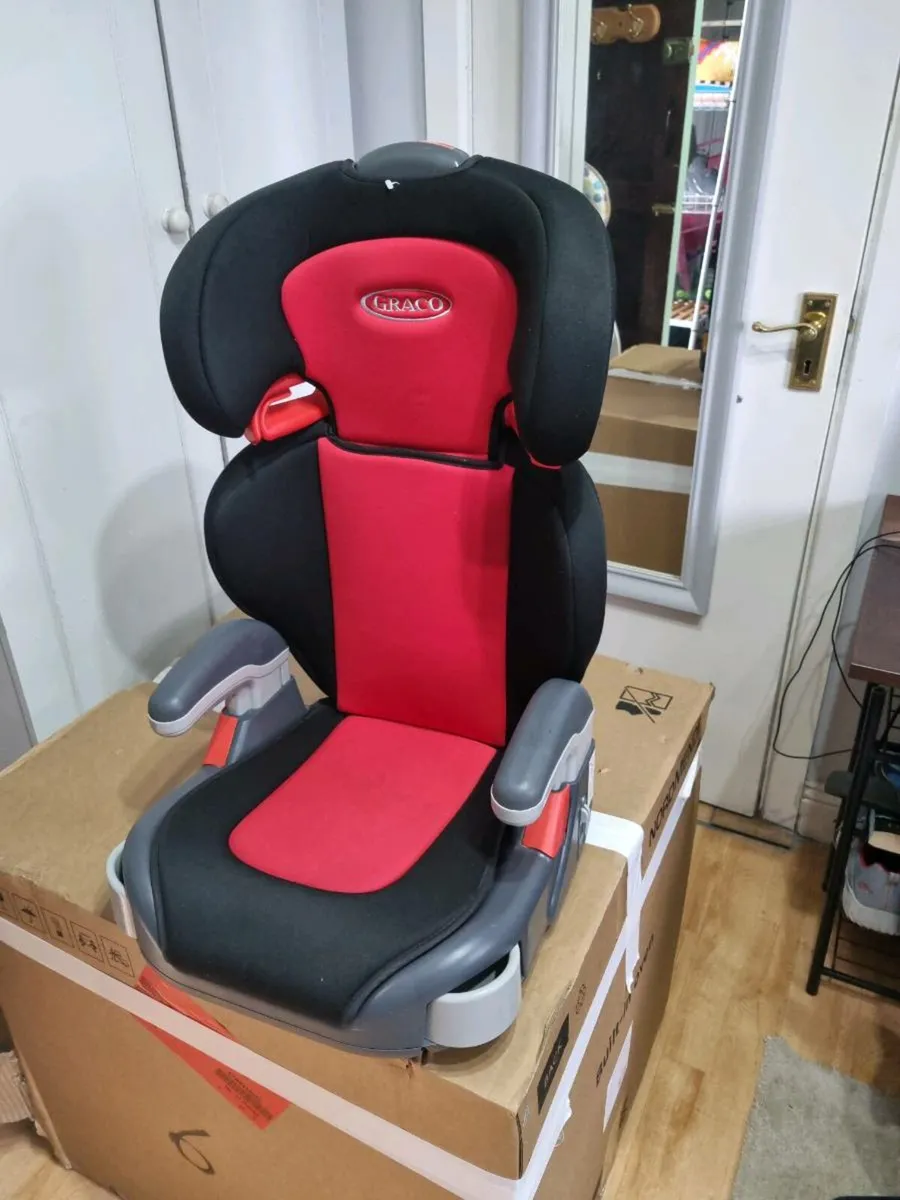 Carpet and Baby walker - Image 1