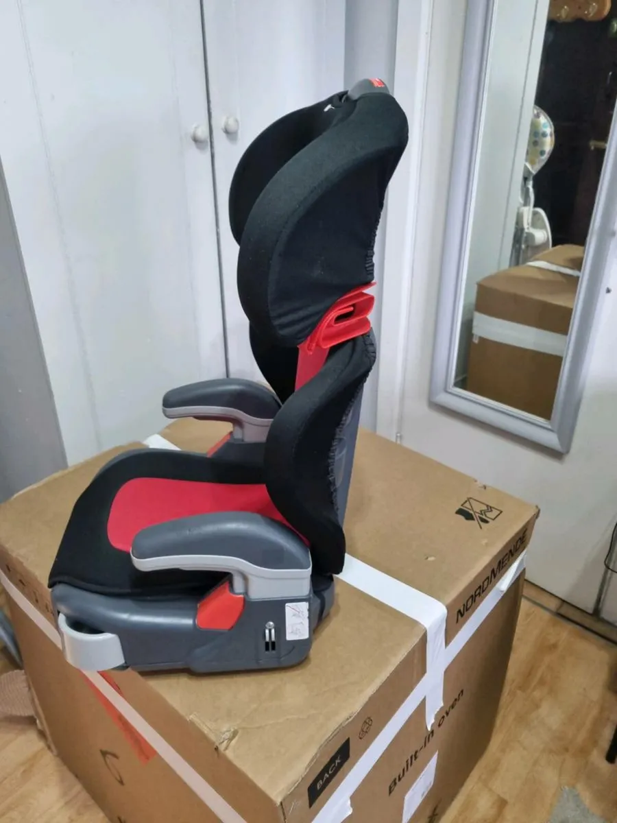 Carpet and Baby walker - Image 2