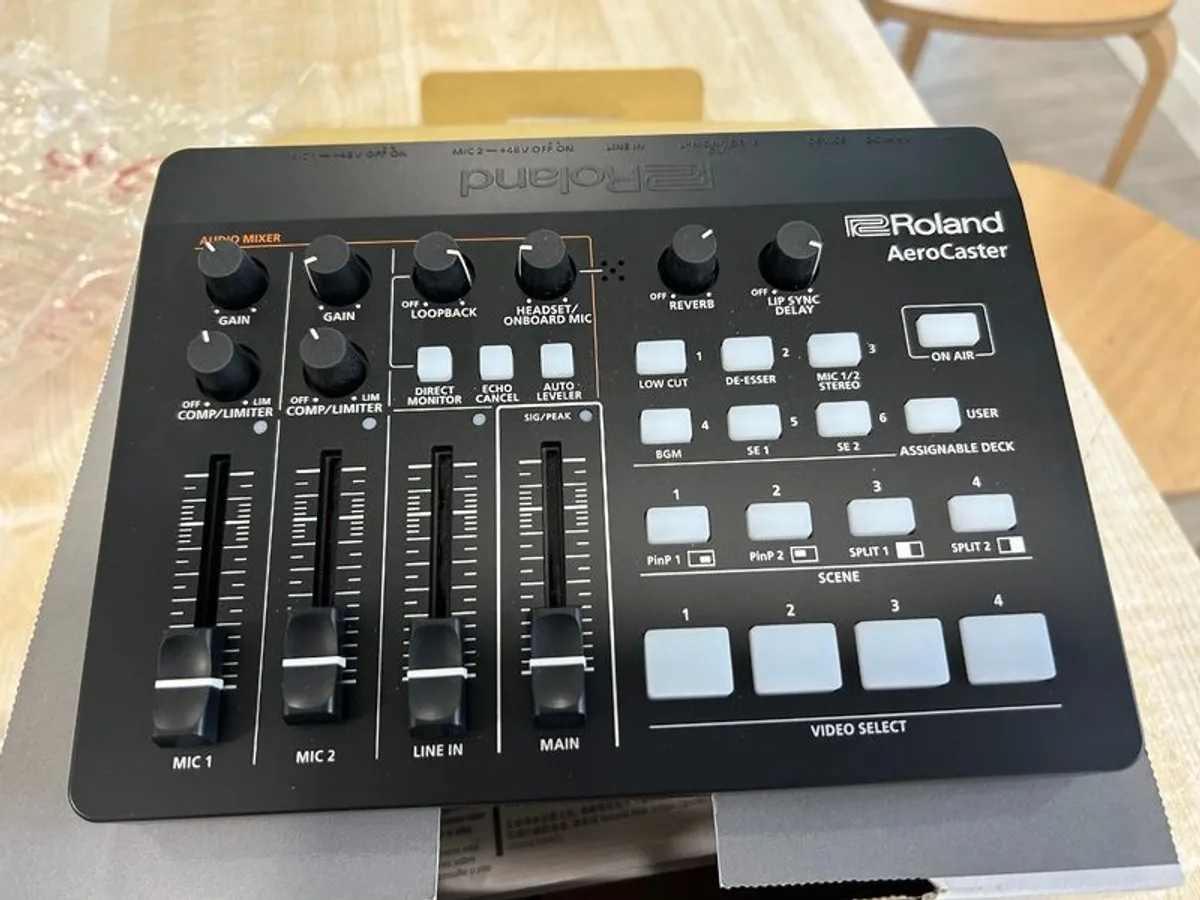Roland aerocaster vision mixer - Image 3