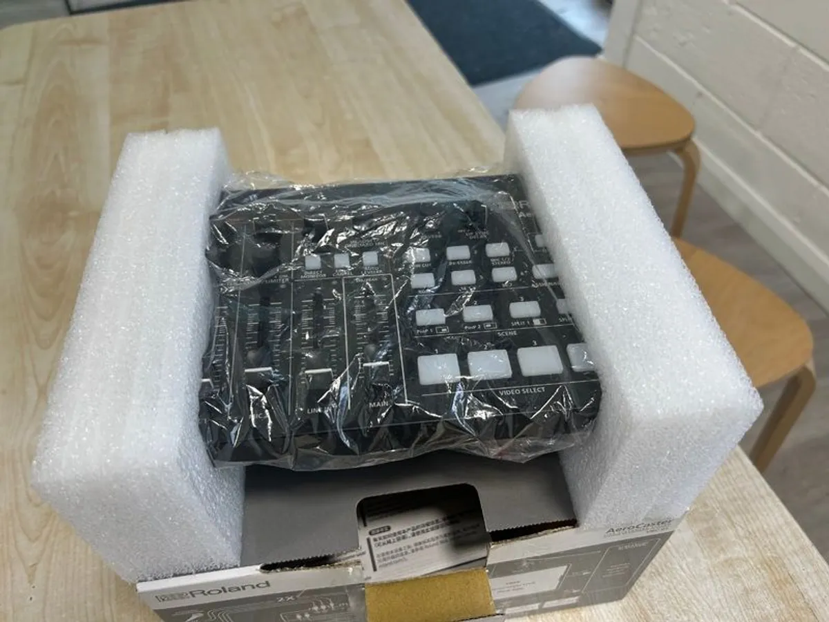 Roland aerocaster vision mixer - Image 2