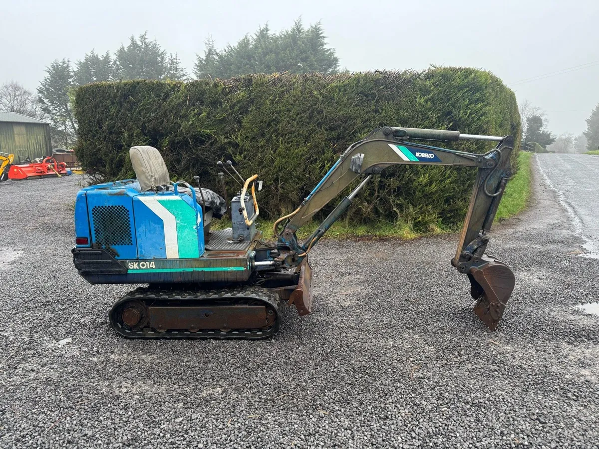 Kobelco sk014 mini digger - Image 4