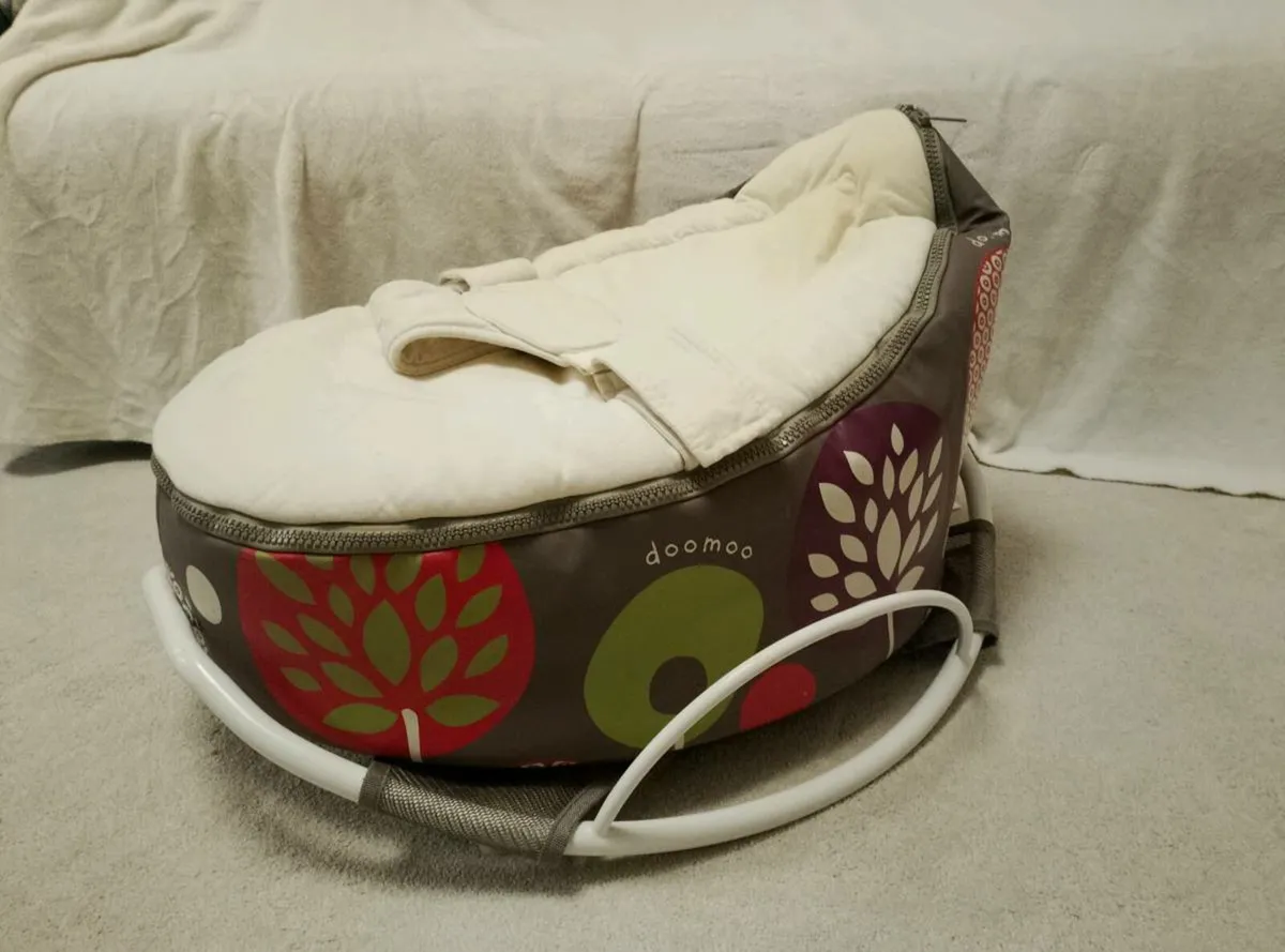 Doomo 2 in 1 baby seat and toy arch - Image 2